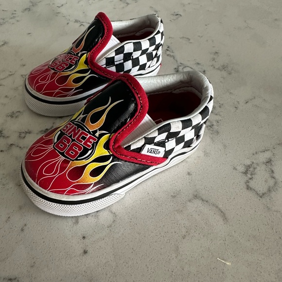 Vans - Picture 2 of 6